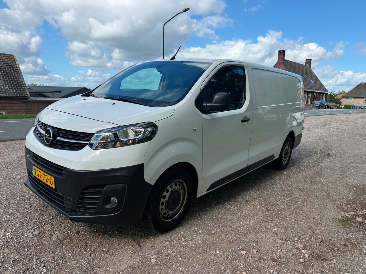 Opel Vivaro - 2.0 CDTI L2H1 Edition 2.0 CDTI L2H1 Edition - AutoWereld.nl