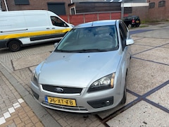 Ford Focus - 1.6-16V Futura