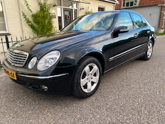 Mercedes-Benz E-klasse - 240 Elegance automaat, trekhaak, NAP