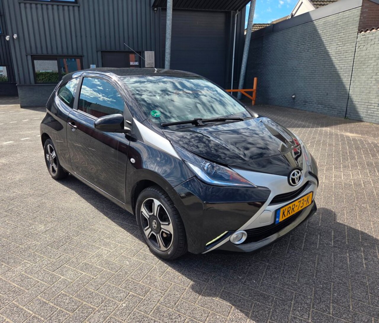 Toyota Aygo - 1.0 VVT-i x-play Clima Cruise Carplay Camera - AutoWereld.nl