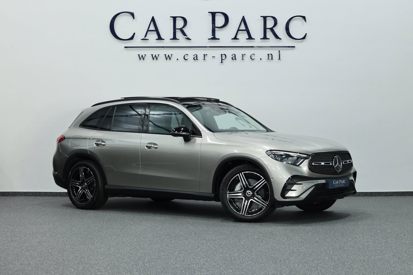 Mercedes-Benz GLC-klasse - 300e 4MATIC AMG Line HIGHBEAM/VIRTUAL/SFEER/PANO/ALCANTARA+S.VERWARMING/20" LMV/360/ACC/12 - AutoWereld.nl
