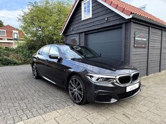BMW 5-serie - 540i High Executive| M SPORT| CARPLAY| ACC| HUD