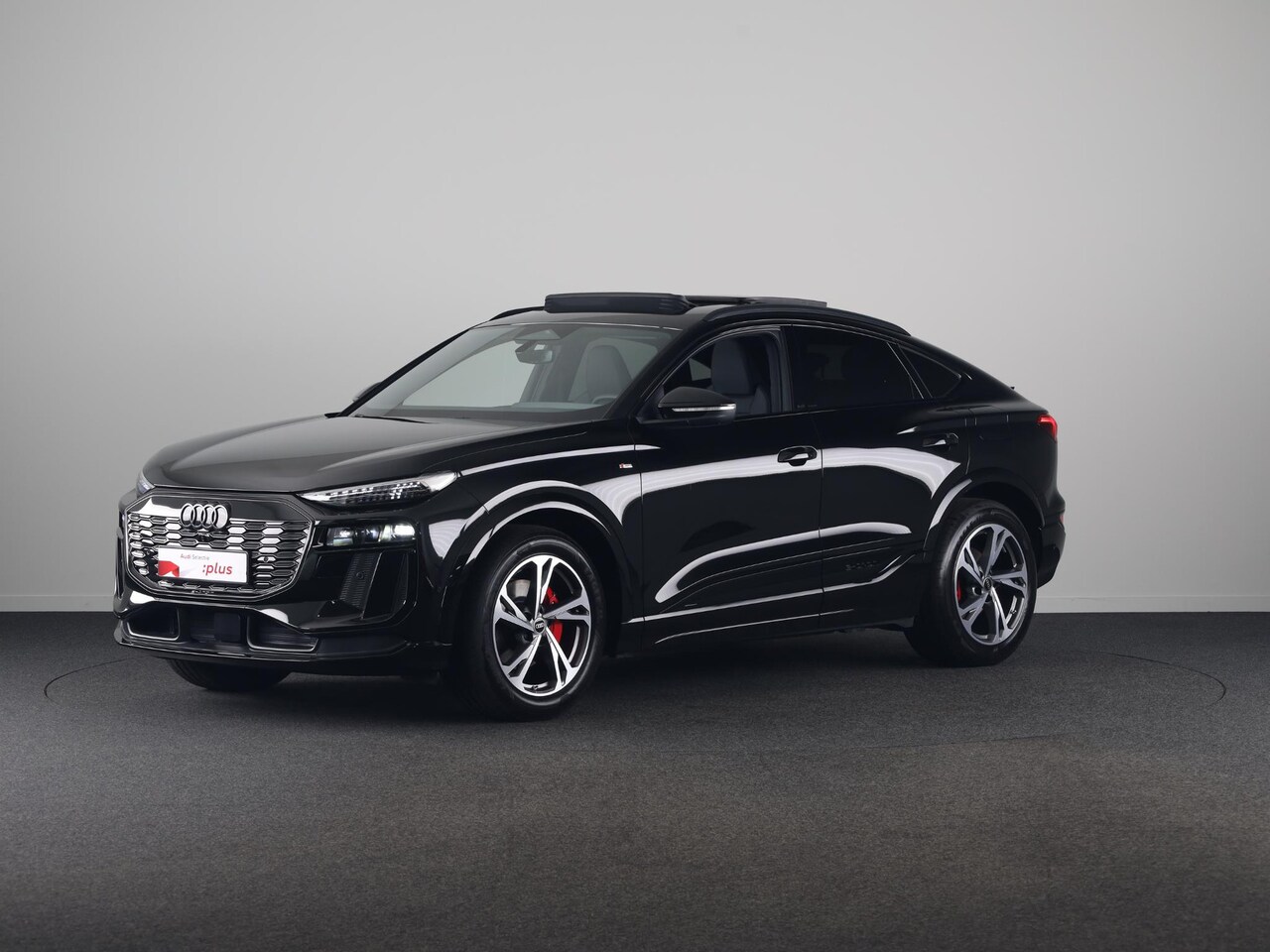 Audi Q6 Sportback e-tron - S edition 83Kwh 252 pk | Glazen panoramadak | Exterieurpakket zwart | Trekhaak, mechanisch - AutoWereld.nl