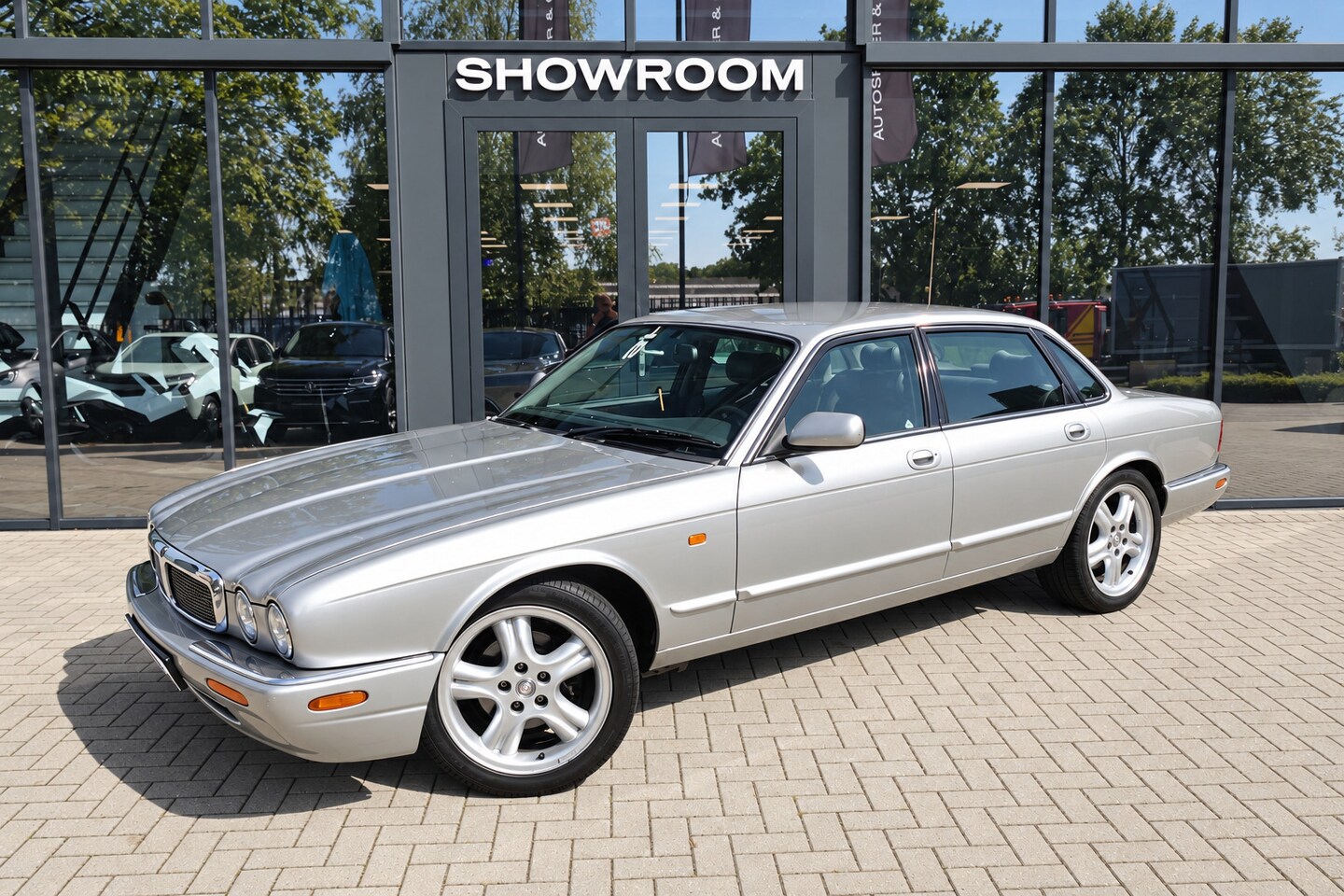 Jaguar XJ - 3.2 V8 Executive AIRCO SPORT ELEKTR. RAMEN' - AutoWereld.nl