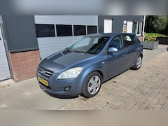 Kia Cee'd - 1.4 X-ecutive Koppeling matig