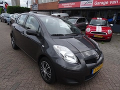 Toyota Yaris - 1.0 VVTi Acces/Airco/Navi/Parkeer sensor