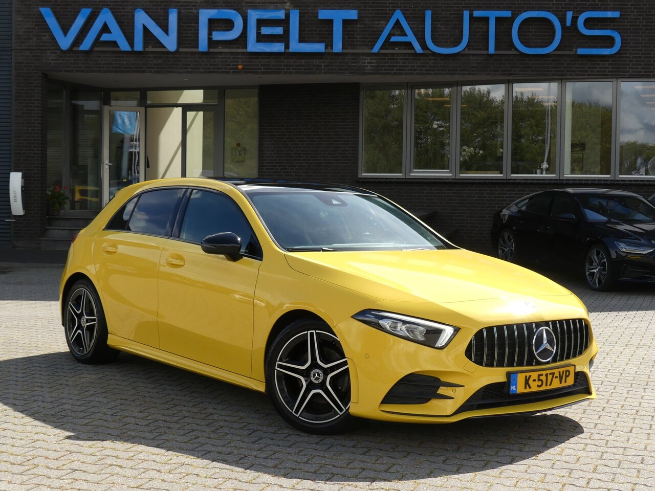 Mercedes-Benz A-klasse - 180 Business Solution 7G-Tronic AMG / PANO / AMBILIGHT - AutoWereld.nl