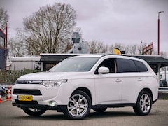 Mitsubishi Outlander - 2.0 Instyle / AUTOMAAT / 7 PERS / PANO / LEER / NAP / SP VLG /
