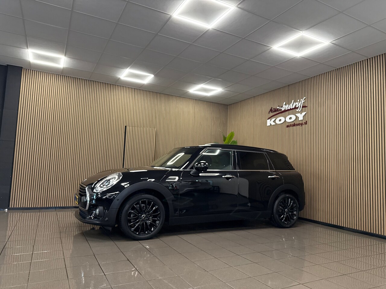 MINI Clubman - 1.5 Cooper Chili * Panoramadak / Harman&Kardon / LED / Navigatie / NL Auto * - AutoWereld.nl