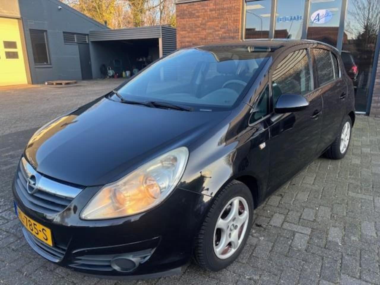 Opel Corsa - 1.2-16V 5 drs Airco - AutoWereld.nl