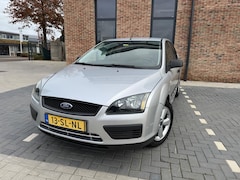 Ford Focus - 1.6-16V Champion
