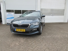 Skoda Scala - 1.0 TSI Ambition navi android lane assist acc 1ste eig