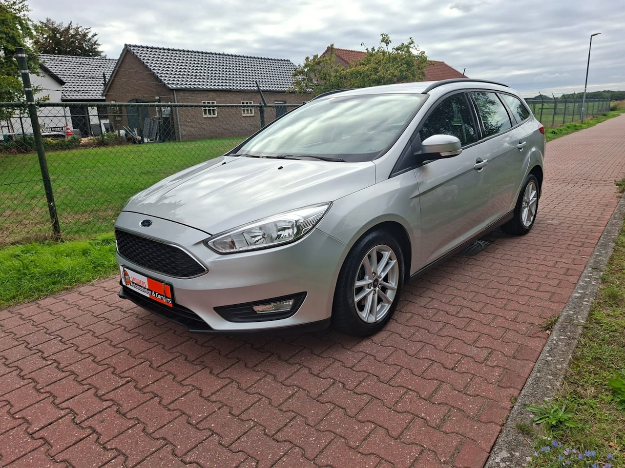 Ford Focus Wagon - 1.0 Lease Edition NWE RIEM + APK! - AutoWereld.nl