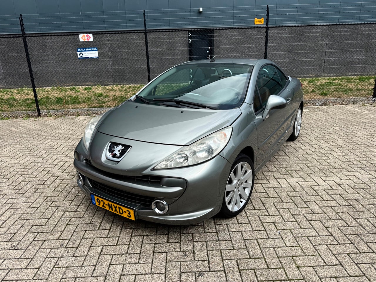 Peugeot 207 CC - 1.6 VTi PREMIUM *LEDER-AIRCO-155.000KM* - AutoWereld.nl