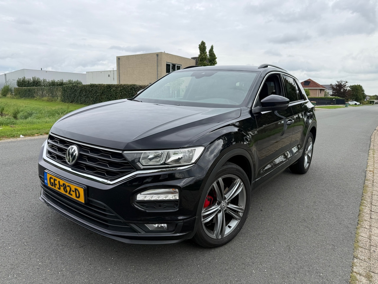 Volkswagen T-Roc - 1.5 TSI VIRTUAL/APK 8-2027 - AutoWereld.nl