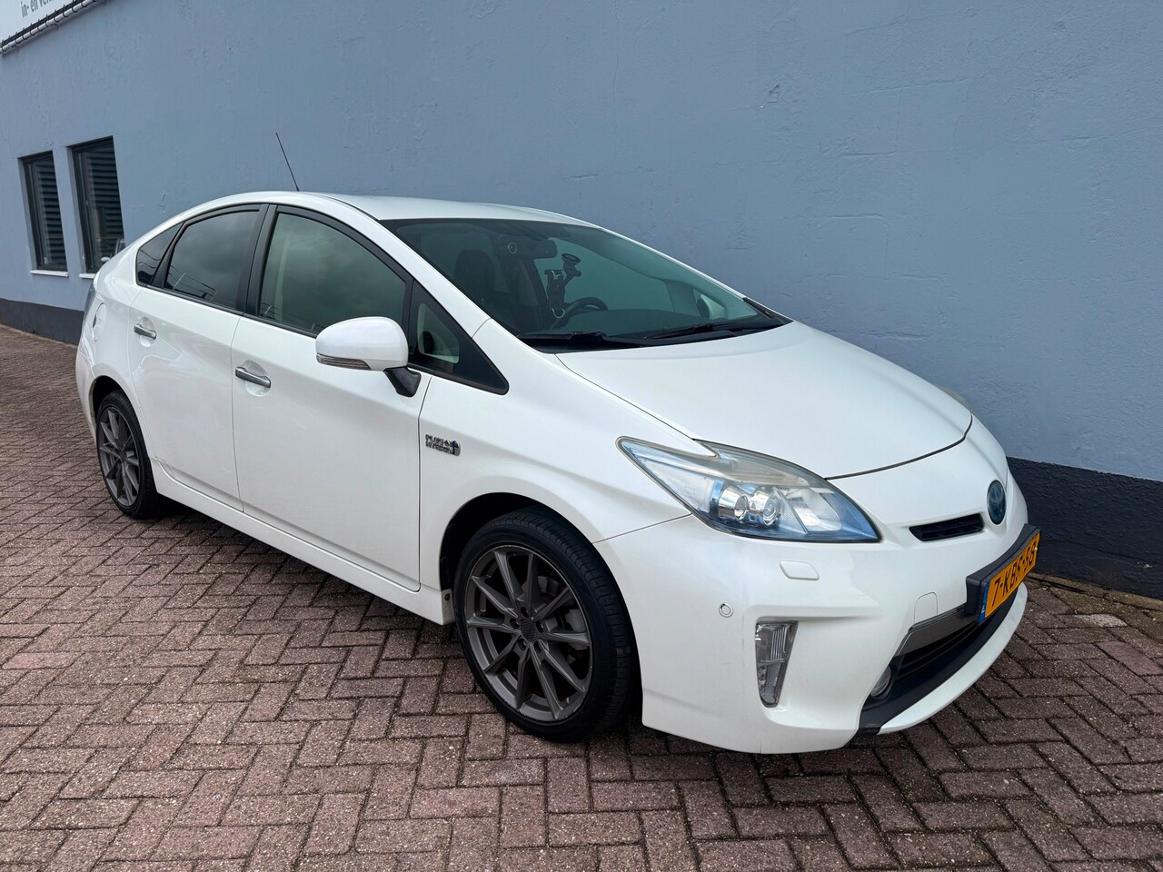 Toyota Prius - 1.8 Plug-in Executive Business - Leder - Navi - AutoWereld.nl