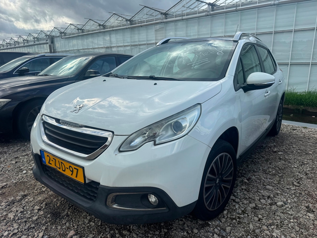 Peugeot 2008 - | 2015 | 1.2 PureTech Active | Automaat | Export en Handel - AutoWereld.nl