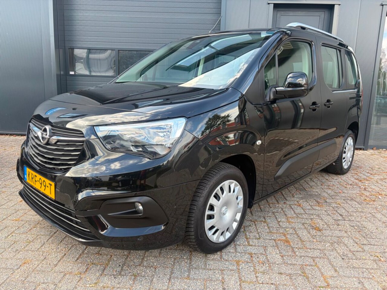 Opel Combo Tour - 1.2 Turbo L1H1 Edition 1.2 Turbo L1H1 Edition, Carplay, Stoelverw, Camera - AutoWereld.nl