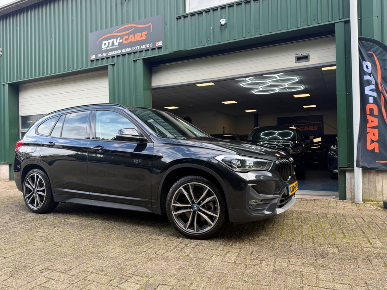 BMW X1 - XDrive25e High Executive camera 19inch - AutoWereld.nl