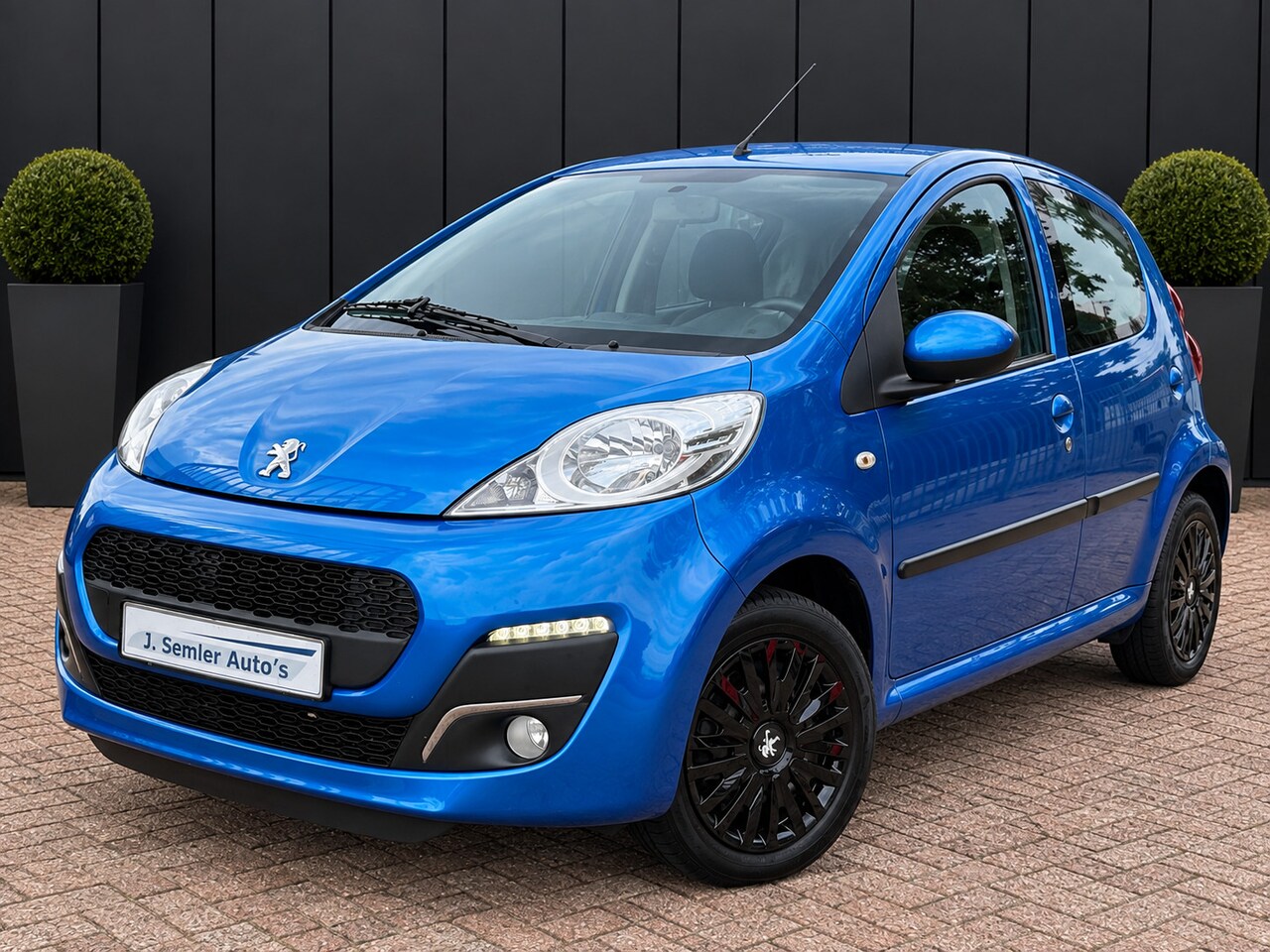 Peugeot 107 - 1.0 Active APPLE CARPLAY LED AIRCO DEALER ONDERHOUDEN - AutoWereld.nl