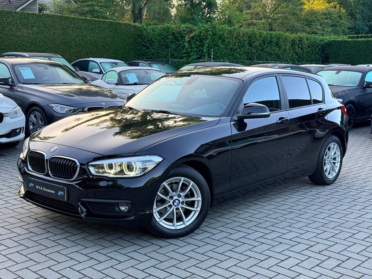 BMW 1-serie - 118i Corporate Lease Executive|Nieuwe Turbo|Navigatie|Camera|Cruise control|Climate contro - AutoWereld.nl