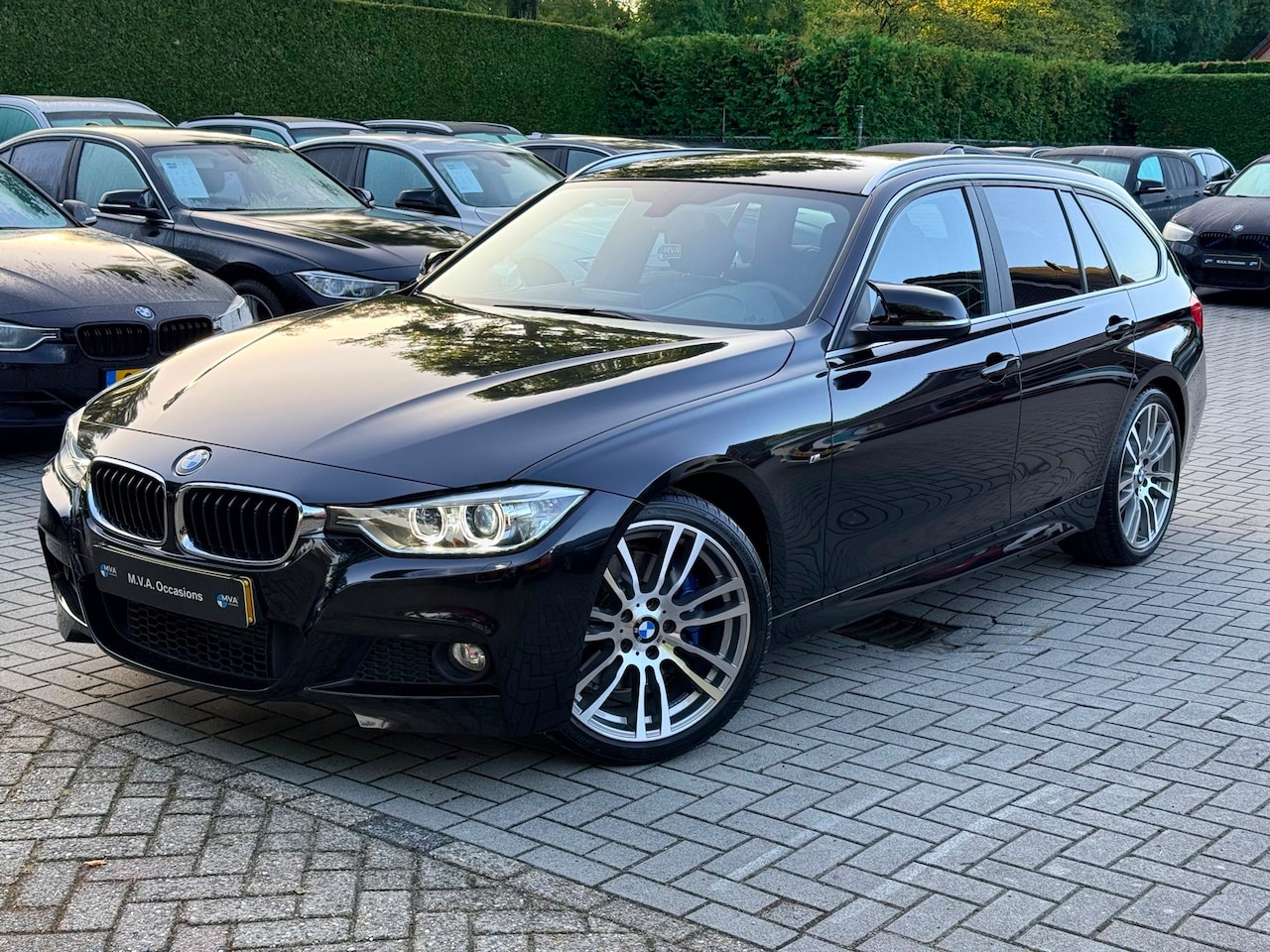 BMW 3-serie Touring - 316i High Executive M Sport|Nieuwe Ketting + Klepseals|Leder|Trekhaak|Cruise control|Clima - AutoWereld.nl