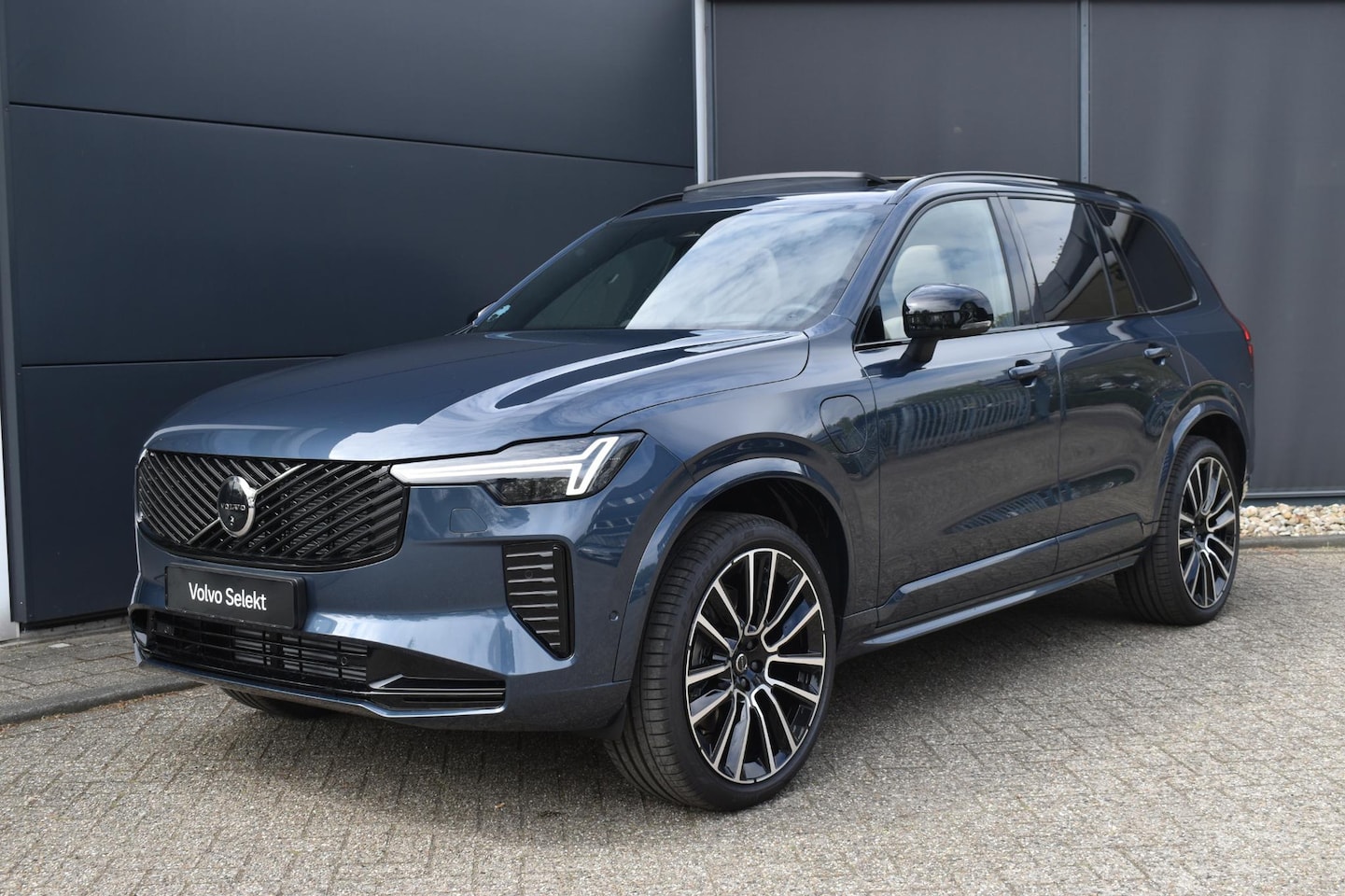 Volvo XC90 - T8 Plug-in hybrid AWD Ultra Executive Edition | Panoramadak | Trekhaak | Luchtvering | Ver - AutoWereld.nl
