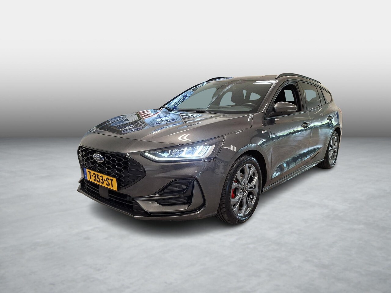 Ford Focus Wagon - 1.0 EcoBoost Hybrid ST Line X 125 PK | Winter Pack | Adap. Cruise | Elektrische Achterklep - AutoWereld.nl