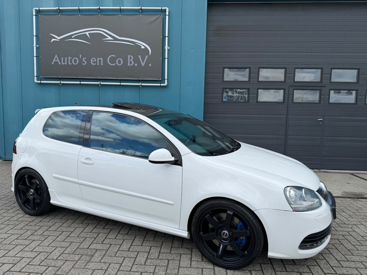 Volkswagen Golf - 3.2 R32 Dsg Automaat Leder Clima Elec dak Cruise 19" Akrapovic uitlaat Navigatie bi-Xenon - AutoWereld.nl