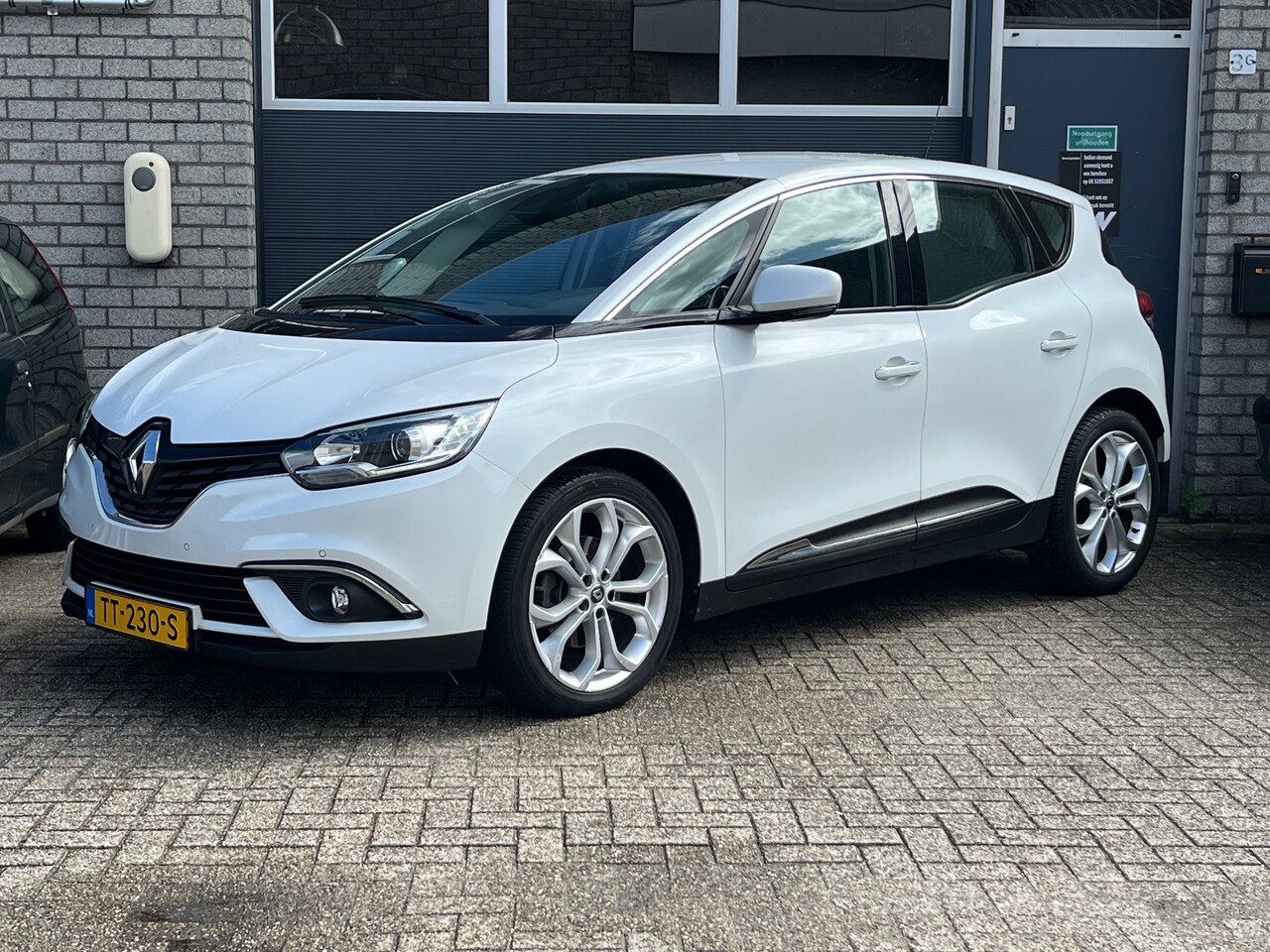 Renault Scénic - 1.5 dCi Initiale Paris Automaat APK 10-03-2028 - AutoWereld.nl