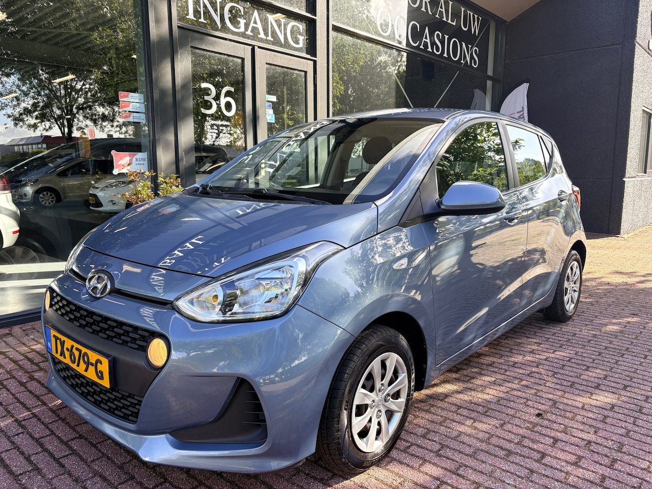 Hyundai i10 - 1.0i Comfort Airco/Cruise/Navi/Apk 08-'27 - AutoWereld.nl