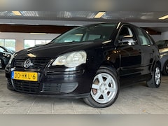 Volkswagen Polo - 1.4-16V Comfortline|NAP|APK06-27|NweDBRiem|Airco|Cruise|LMV|Bluetooth|