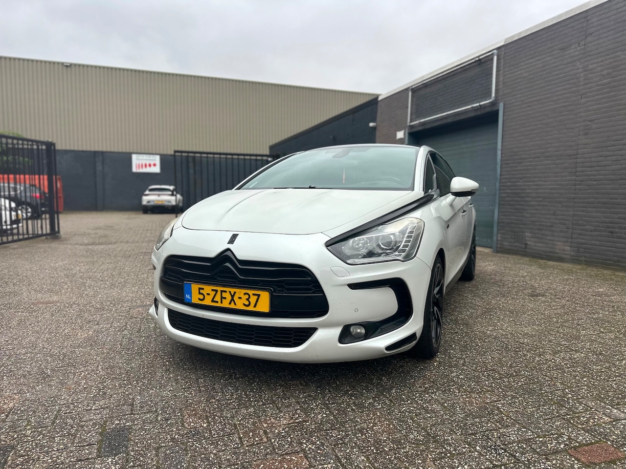 Citroën DS5 - 2.0 Hybrid4 Sport Chic Clima Cruise Navi Leer Pano Led PDC Headup Keyless Vollllll - AutoWereld.nl