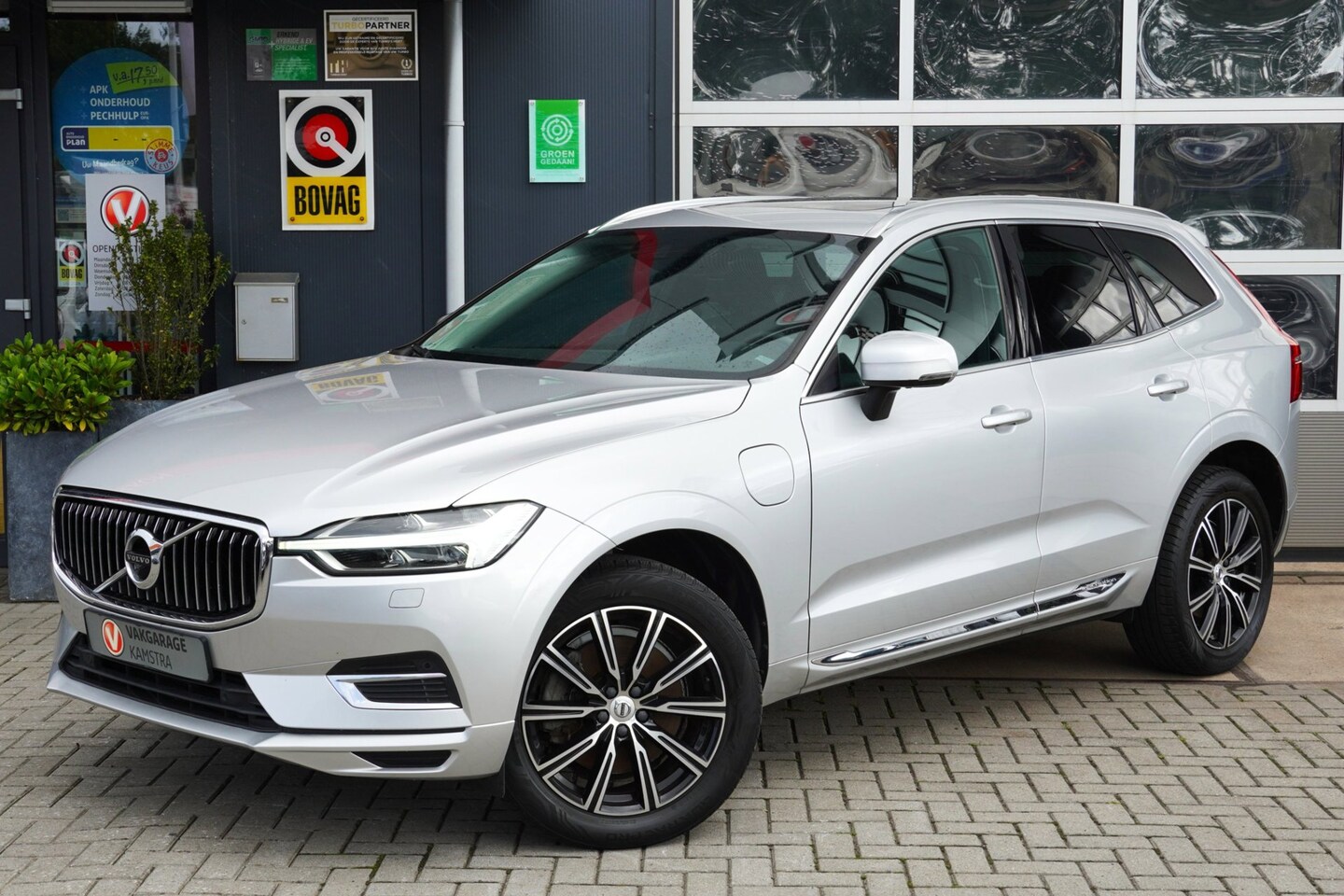 Volvo XC60 - 2.0 T8 AWD Inscription 407PK Pano/Leder/360Cam - AutoWereld.nl