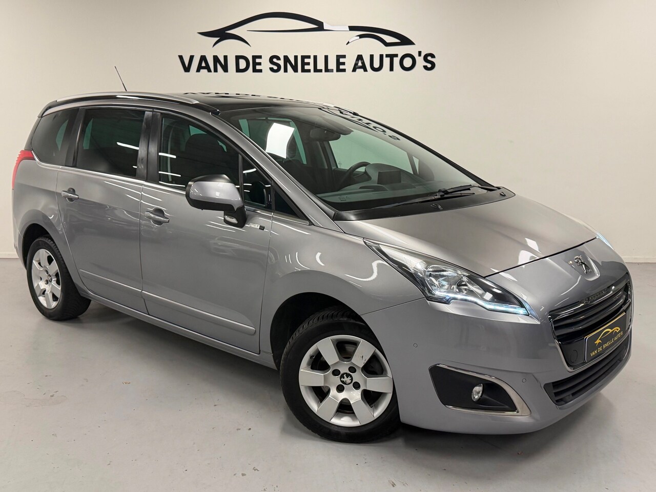 Peugeot 5008 - 1.2 PureTech Style 7p. CAMERA/PDC/TREKHAAK/PANO - AutoWereld.nl