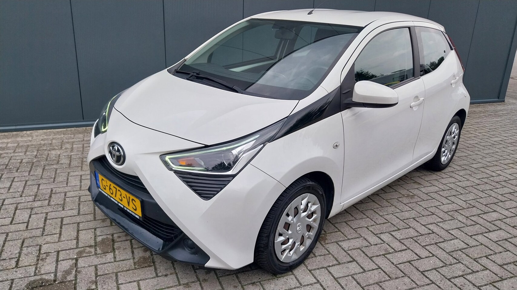 Toyota Aygo - 1.0 VVT-i x-play limited 1.0 VVT-i x-play limited - AutoWereld.nl