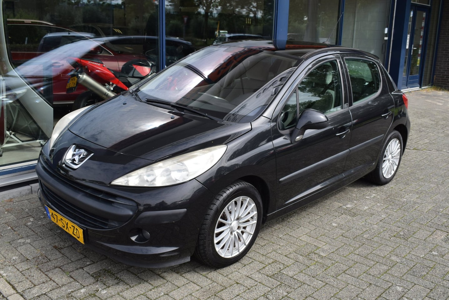 Peugeot 207 - 1.6-16V XT 5 deurs airco - AutoWereld.nl