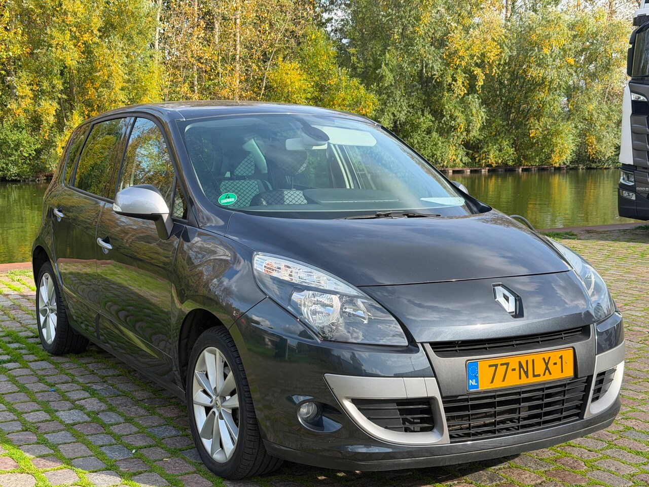 Renault Scénic - 1.6 Celsium 1e eigenaar navigatie trekhaak airco elektrische ramen cv op afs - AutoWereld.nl