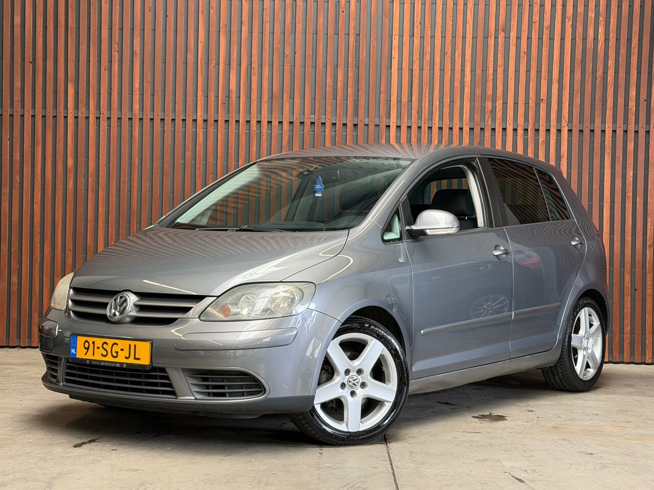 Volkswagen Golf Plus - 2.0 FSI Sportline Airco-Cruise-Climate-Trekhaak-NL Auto-NAP - AutoWereld.nl