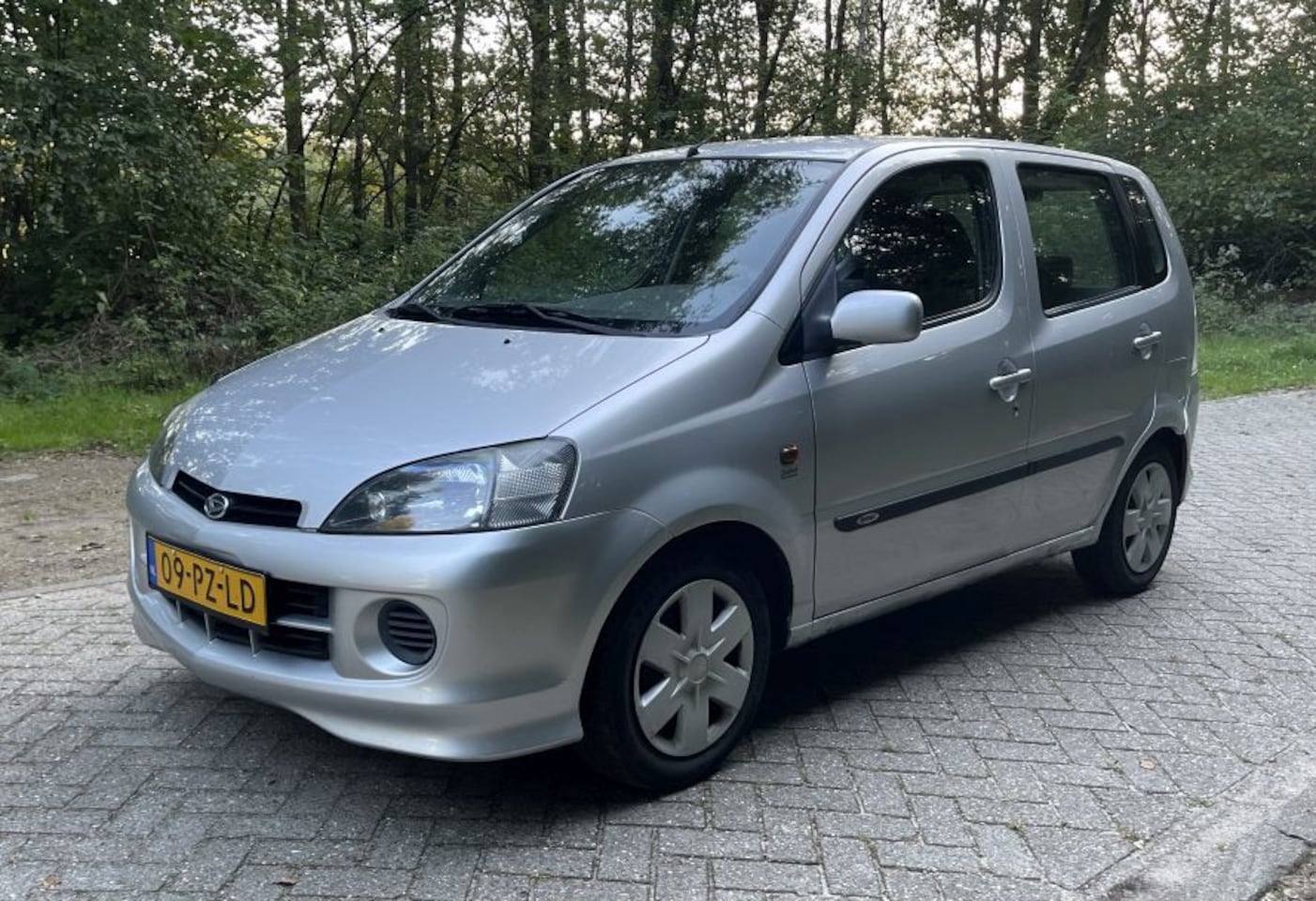 Daihatsu Young RV - 1.3-16V Automaat Nieuwe APK Inruil is mogelijk - AutoWereld.nl
