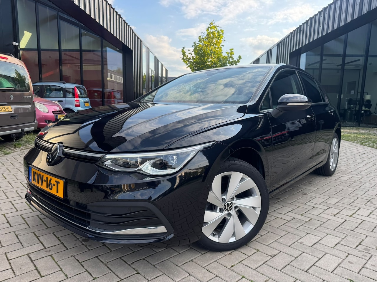 Volkswagen Golf Variant - 1.5 eTSI DSG Massage ACC Clima Side - AutoWereld.nl