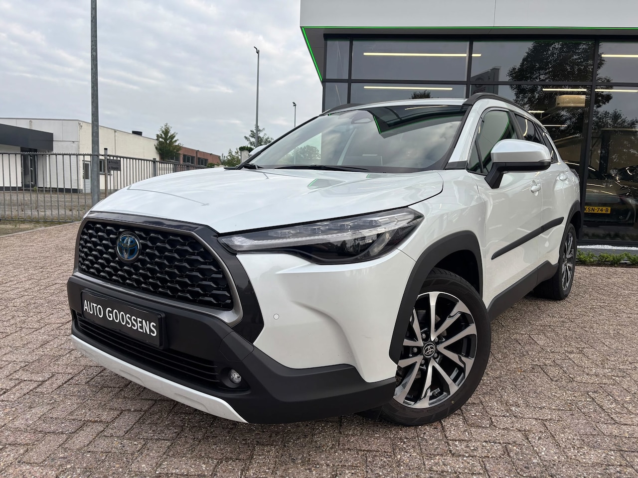 Toyota Corolla Cross - Hybrid 200 Style|Trekhaak|Elektrische klep - AutoWereld.nl