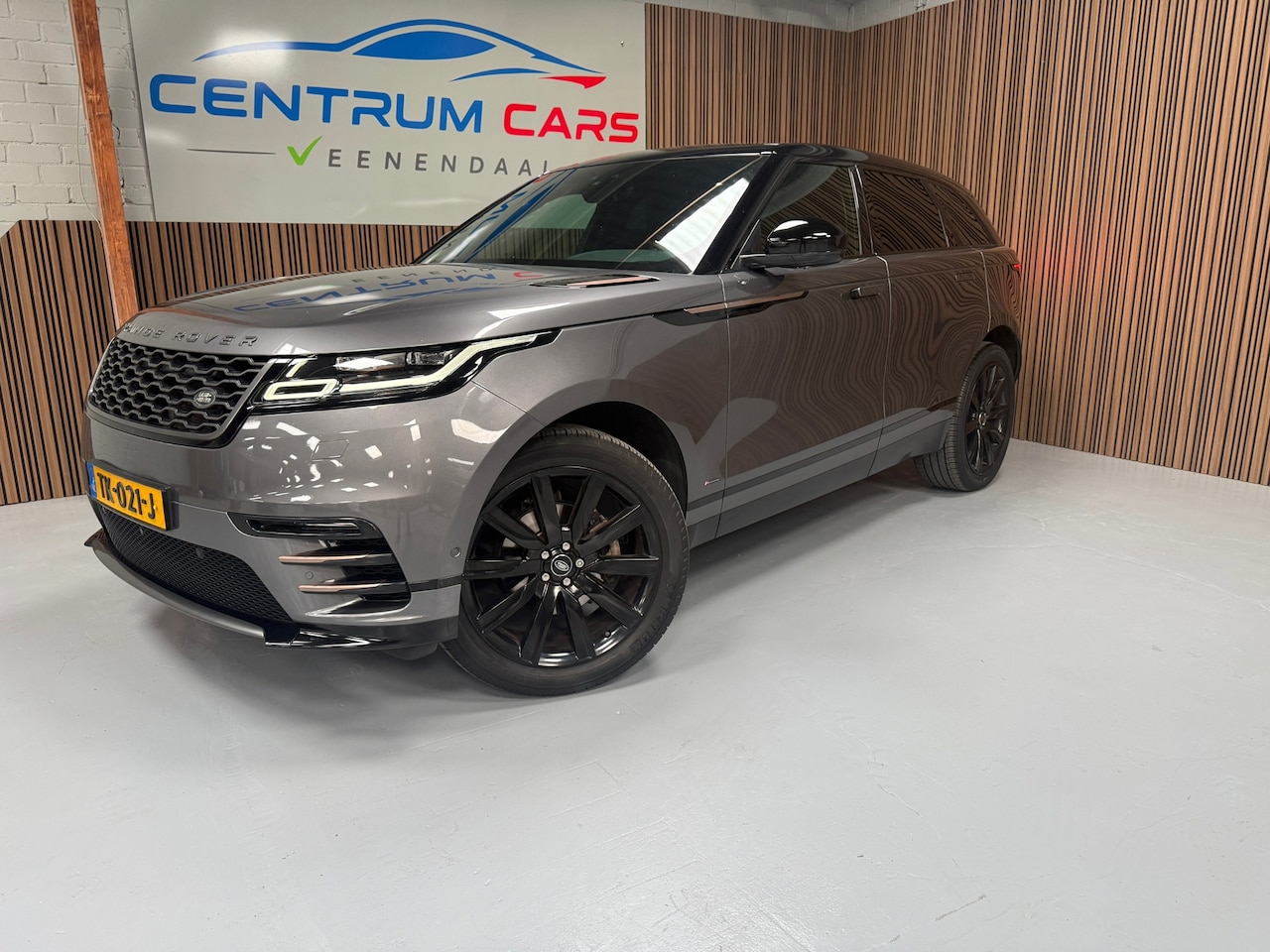 Land Rover Range Rover Velar - 2.0 I4 Turbo R-Dynamic, (incl. 4000,- BPM) Pano, Nette auto, storingsvrij, vol - AutoWereld.nl