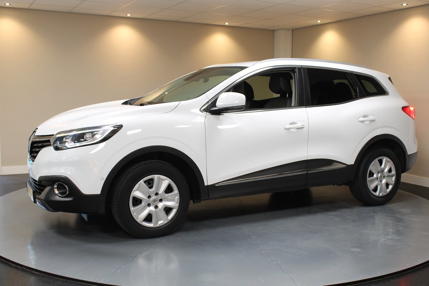 Renault Kadjar - 1.2 TCe Intens *1ste Eigenaar/Dealer OH* Distr.ketting VV|Keyless|Blind-spot|Camera|Navi|D - AutoWereld.nl