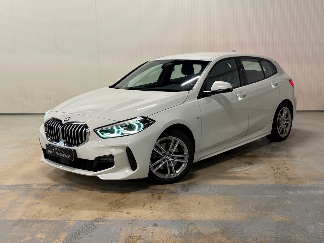 BMW 1-serie - 118i Executive Edition | NAP | M-SPORT | SHADOW LINE | VIRTUAL DASH - AutoWereld.nl