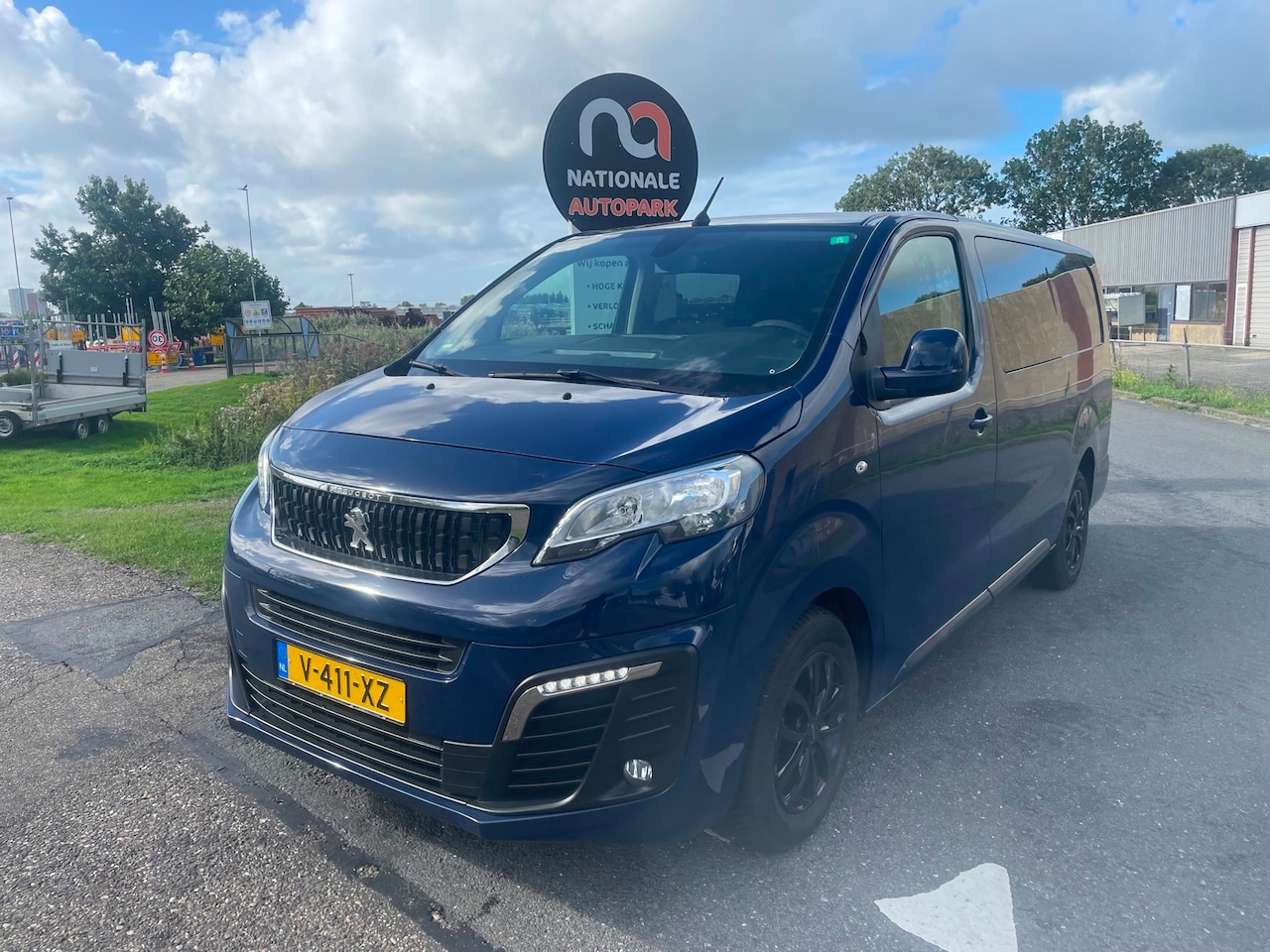 Peugeot Expert - 2019 * 2.0 BlueHDI 180 Premium Pack D.C * AUTOMAAT * EXPORT / HANDEL - AutoWereld.nl