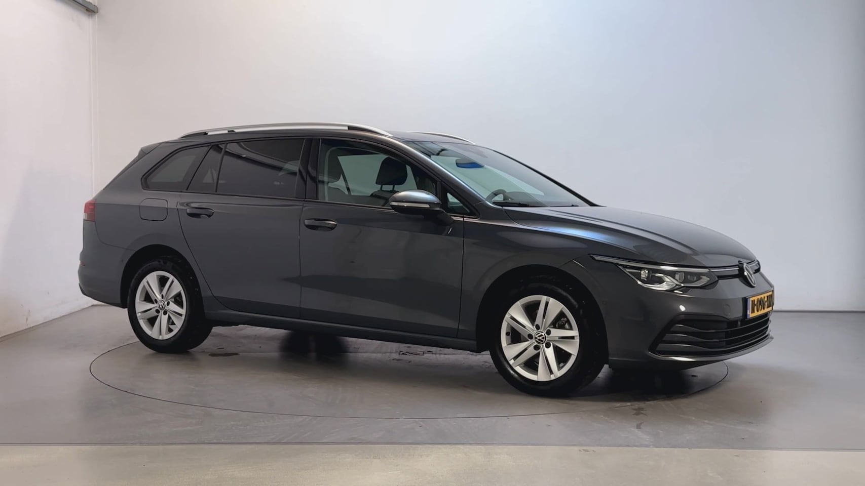 Volkswagen Golf Variant - 1.0 TSI Life Business Alcantara Sfeerverlichting Camera Navigatie - AutoWereld.nl
