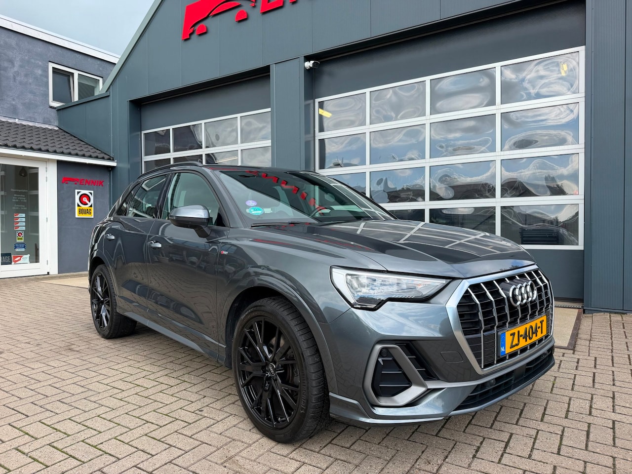 Audi Q3 - 35 TFSI S Line / Virtual / ACC / Led Matrix / Trekhaak . - AutoWereld.nl