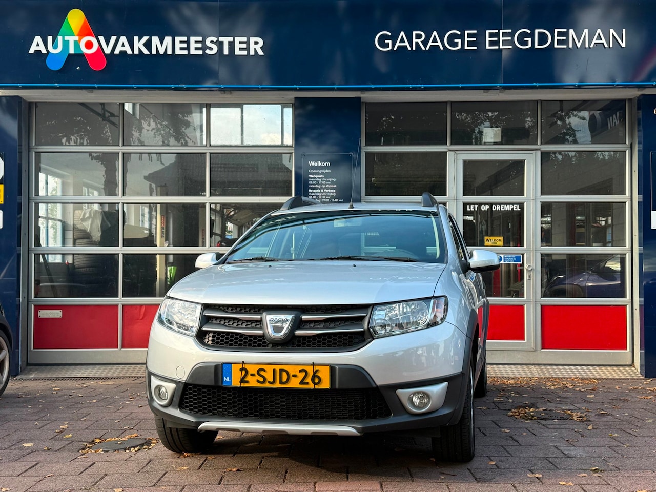 Dacia Sandero Stepway - 0.9 TCe Lauréate - AutoWereld.nl