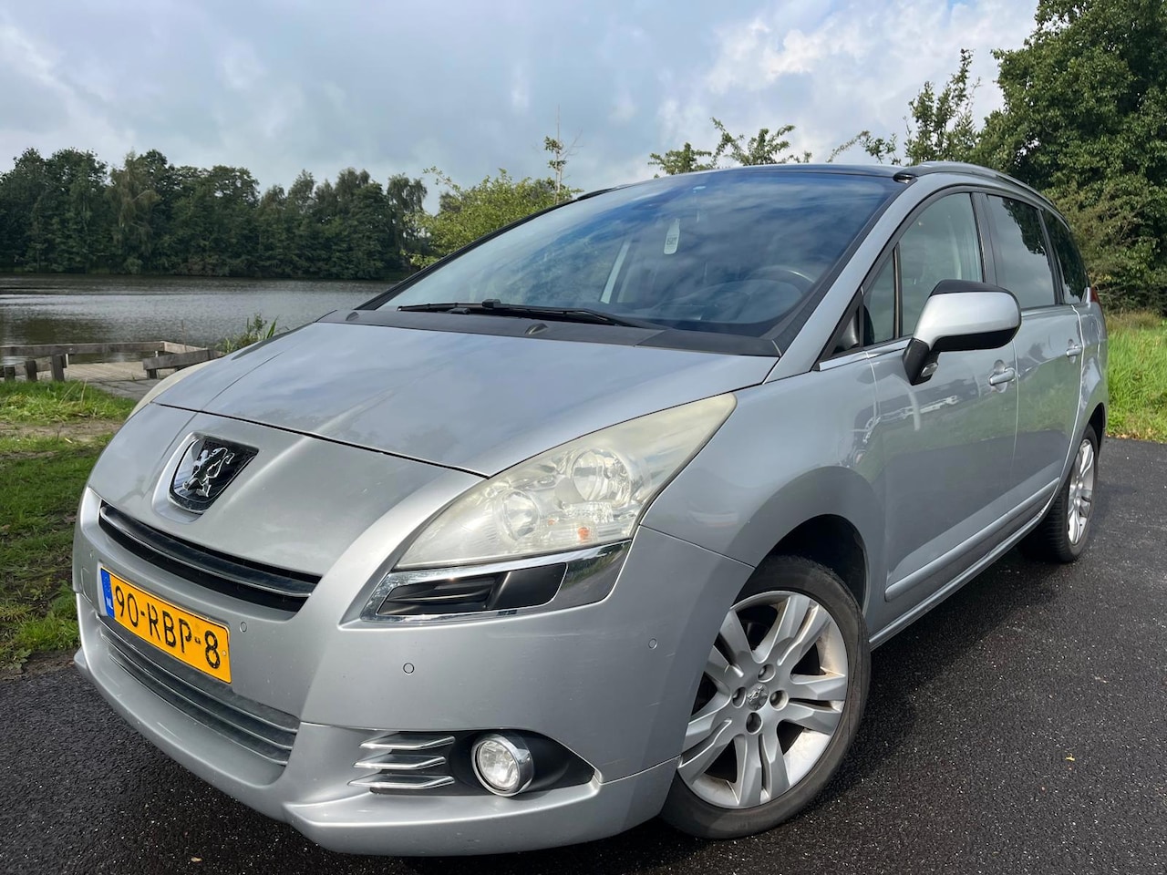Peugeot 5008 - 1.6 THP Blue Lease Executive 7P. | Lederen bekleding | Clima | Cruise | Navi | Parkeersens - AutoWereld.nl